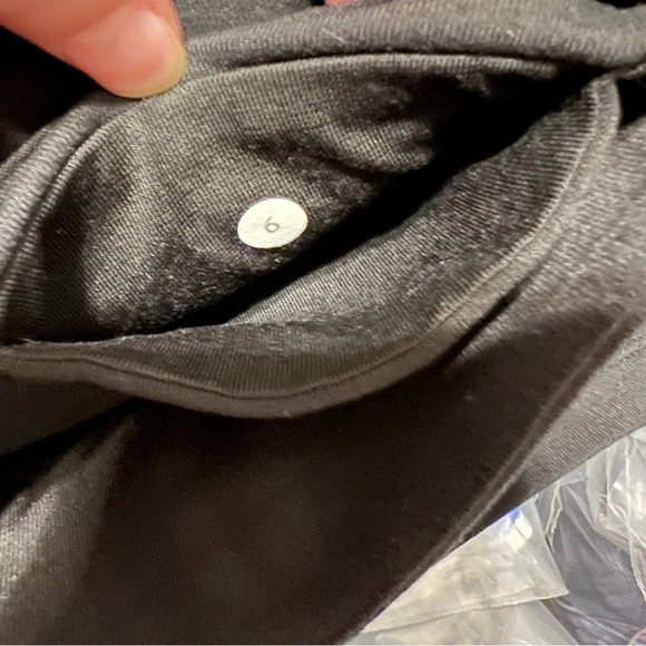 Lululemon Reverse Groove Short - Picture 12 of 12